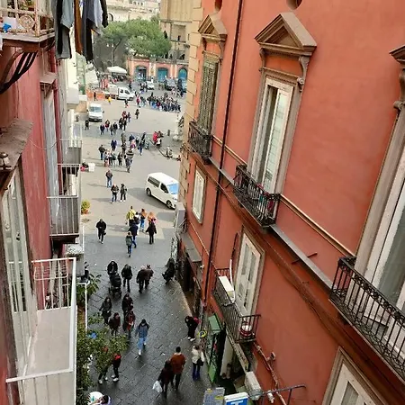 La Casa Su Spaccanapoli Гостевой дом