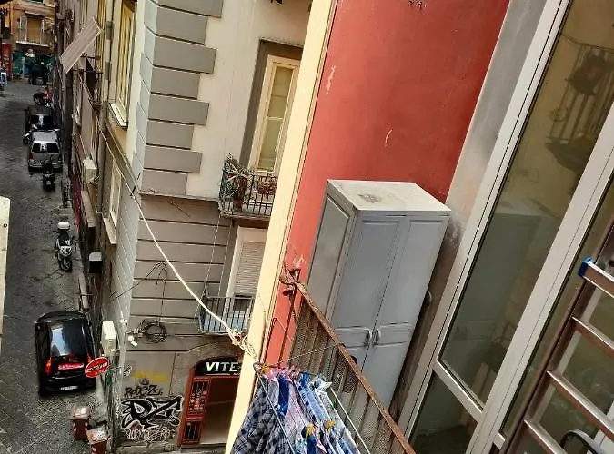 בית הארחה La Casa Su Spaccanapoli נאפולי